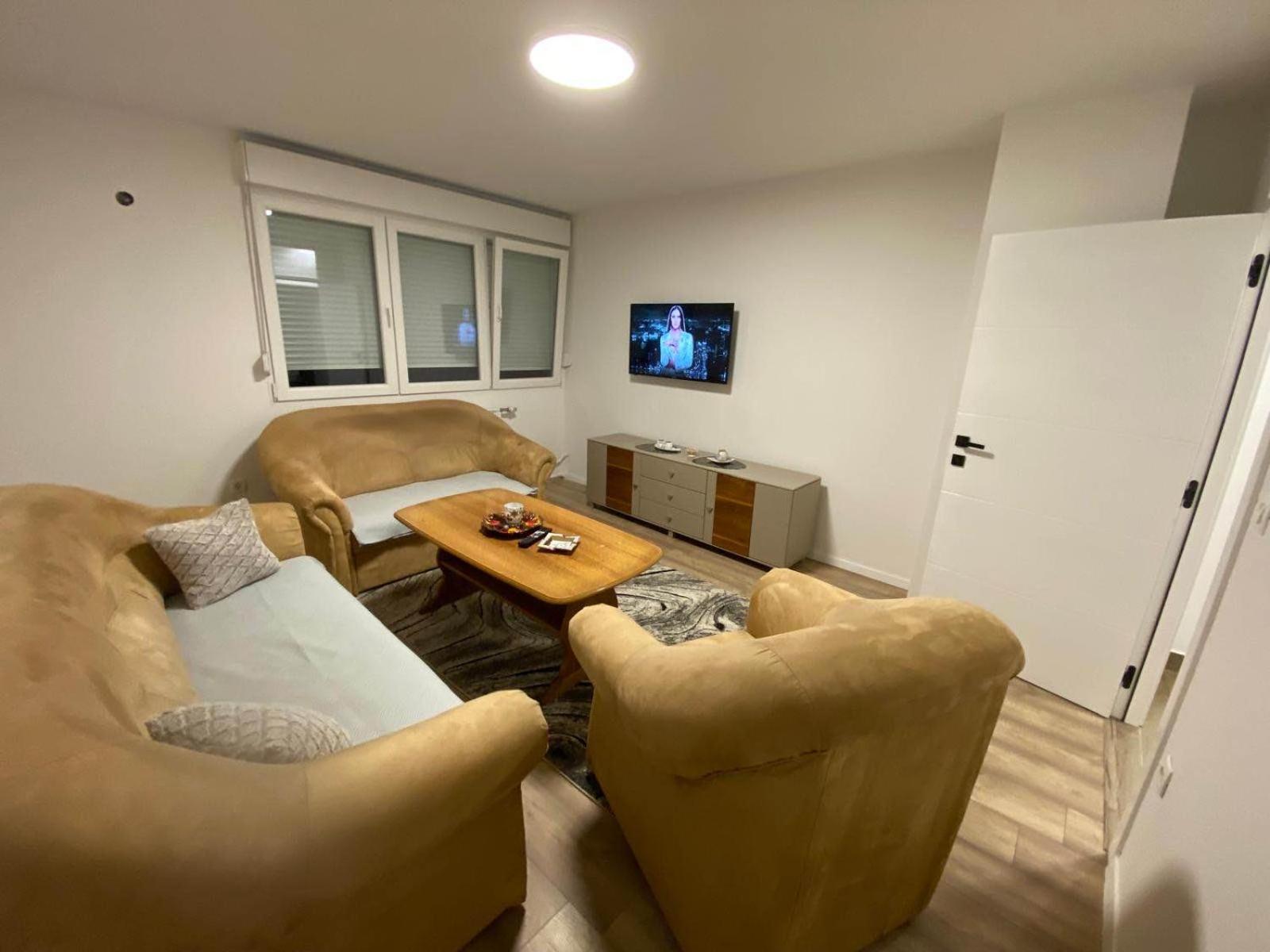 Apartment Alipasino Polje Stan *